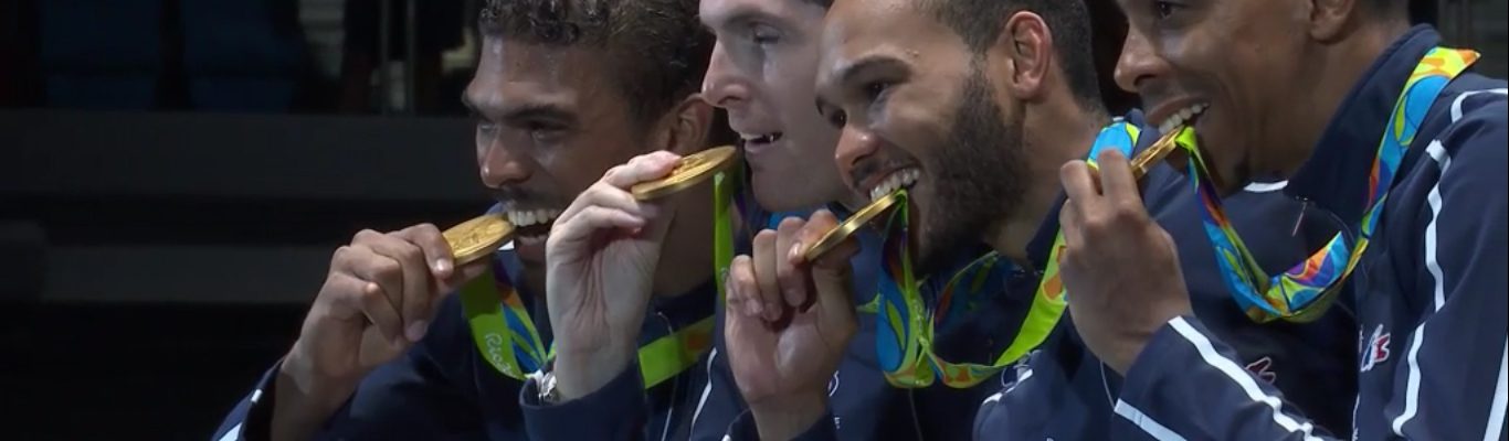 L'épéiste aulnaysien Jean-Michel Lucenay (à droite) a remporté l'or olympique ce dimanche. | © Francetvsport