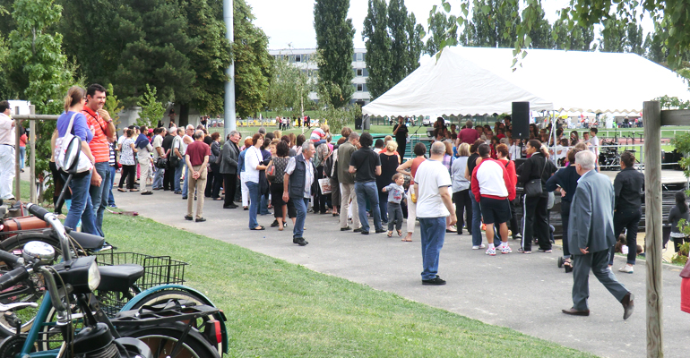 Chaque année, plusieurs milliers de personnes se rendent au forum des associations à Aulnay-sous-Bois, où plus de 150 associations sont représentées. | (C) 93600INFOS / Alexandre Conan