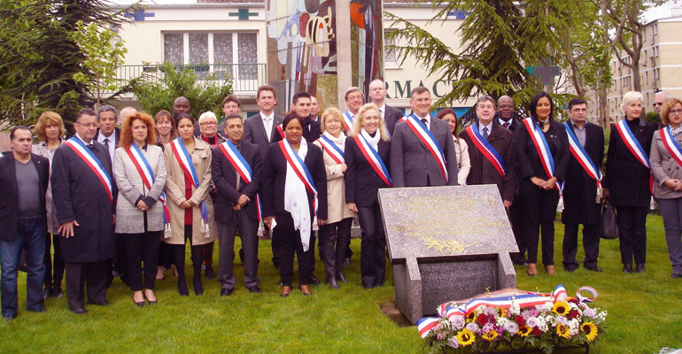 De nombreux élus de la majorité municipale ont assisté à l'hommage rendu aux victimes de la déportation. | (C) Stéphane Fleury